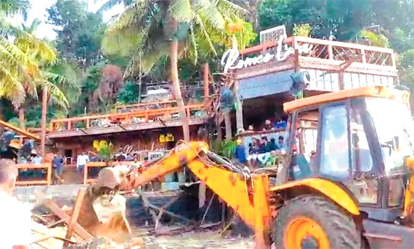 Demolishing encroachments along Vagator-Anjuna beach-Goa