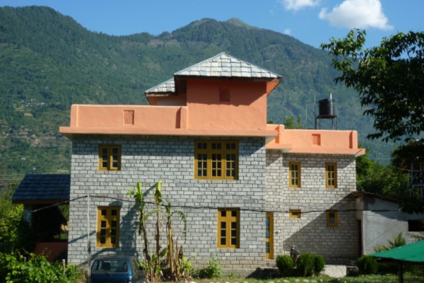 Farmhouse For Sale, Manali, Himachal Pradesh, India.